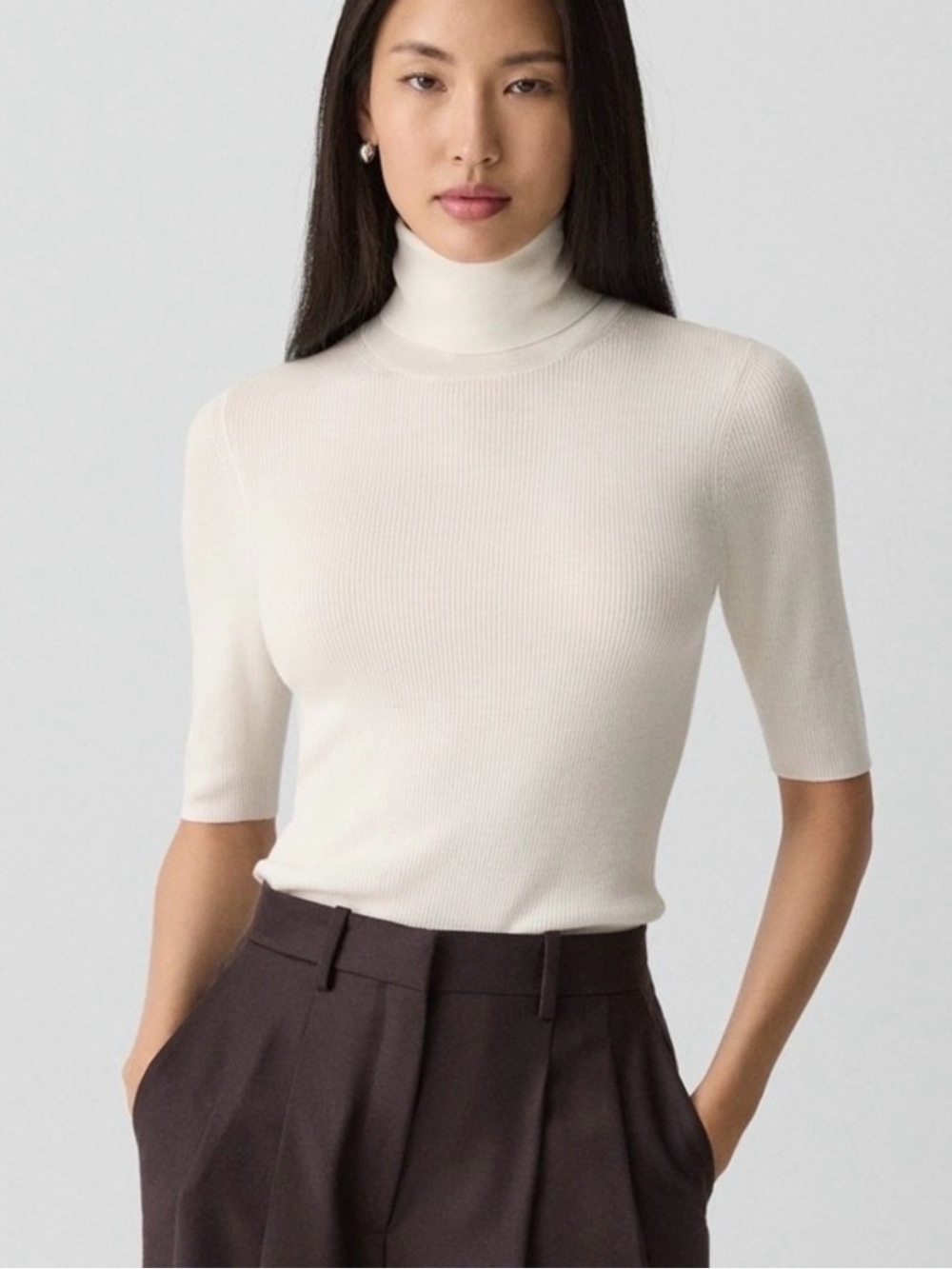 Theory Leenda Ribbed Wool Cream Short-Sleeve Turtleneck Sweater MSRP $185